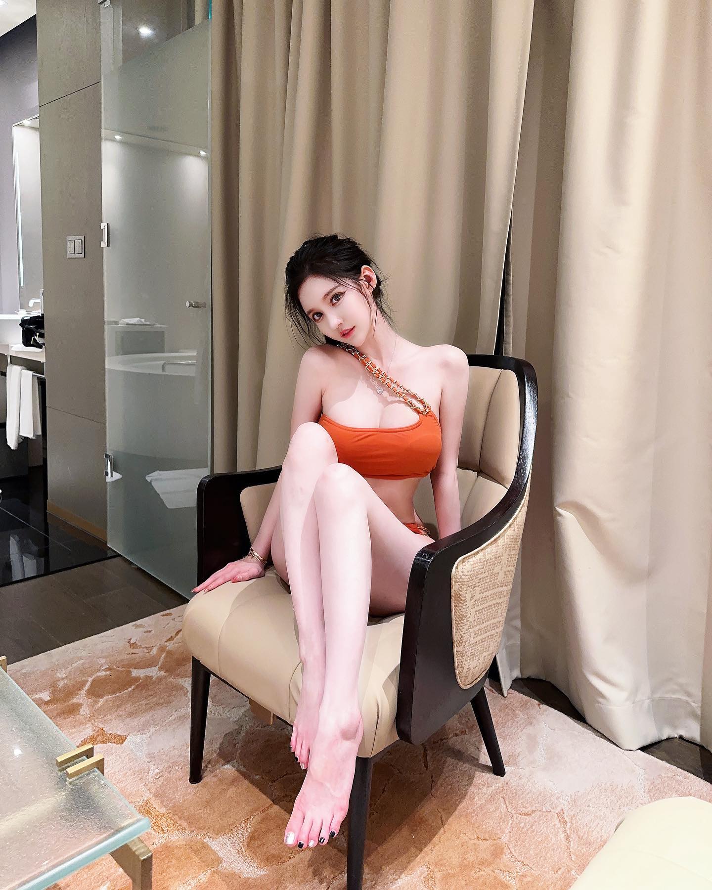 早上起来直接尿女朋友里面