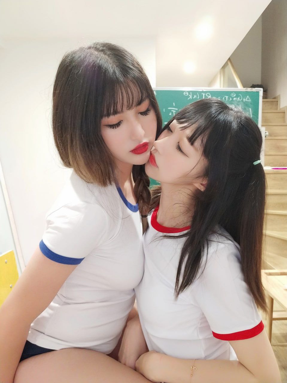 绿巨人草莓榴莲向日葵秋葵香蕉免费版app下载