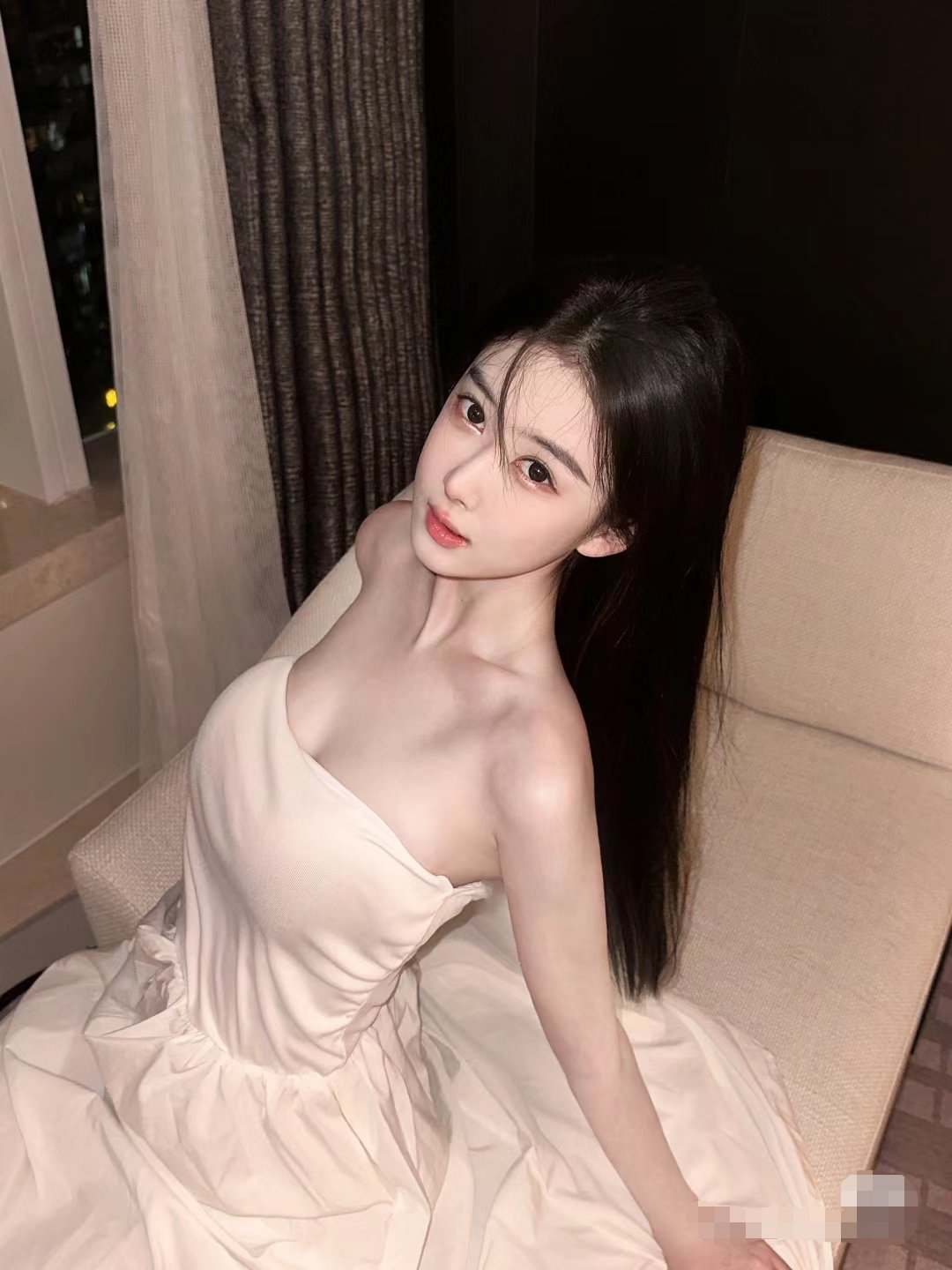 一边揉小兔兔一边㖭小作文