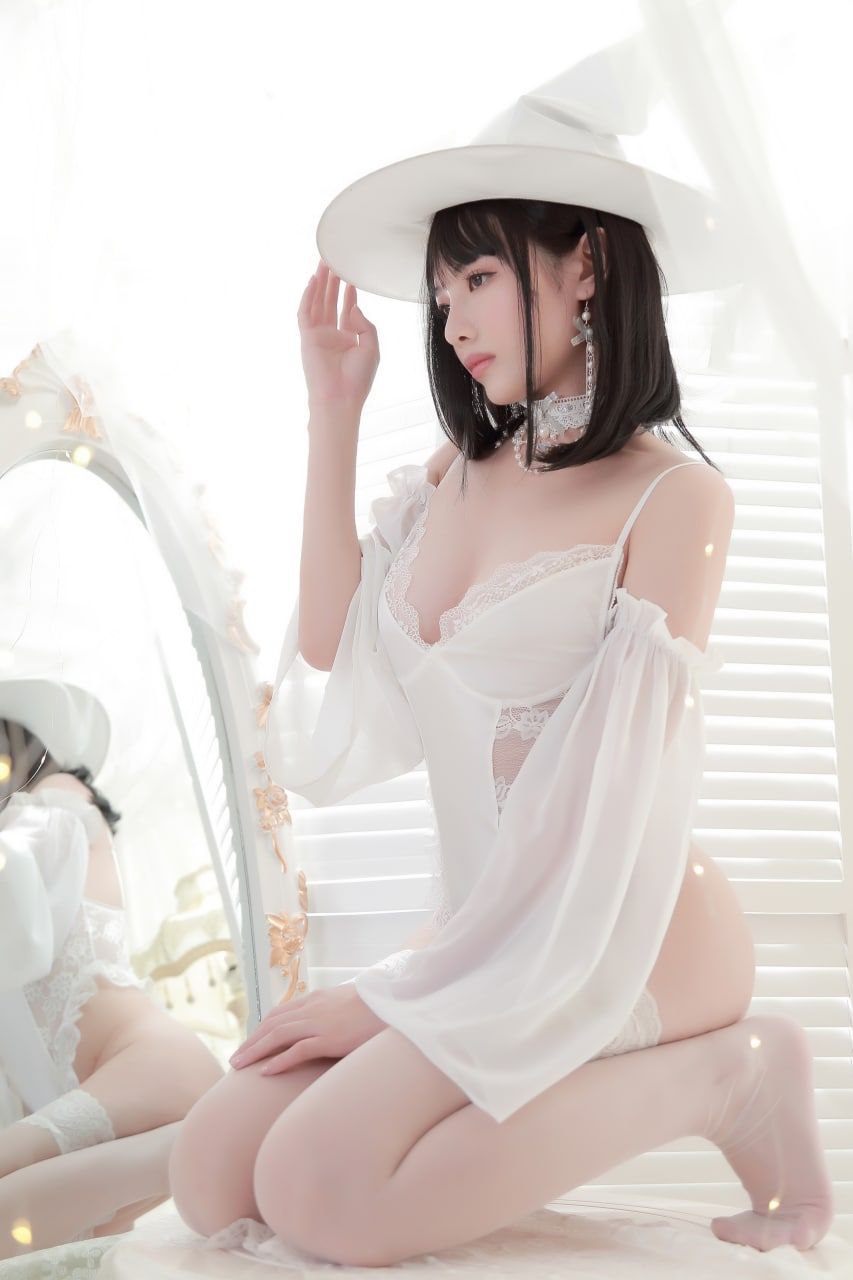 局长含着秘书的小奶头