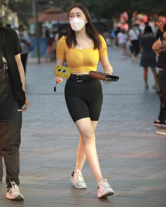 杏色是什么颜色