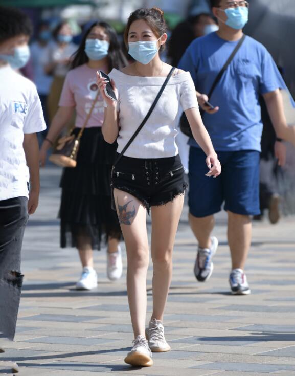 熟妇与小伙子matur老熟妇e