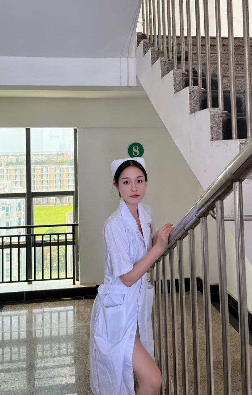 少妇粉嫩小泬喷水视频WWW