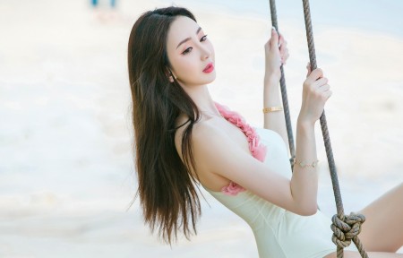 19偷偷鲁青春草原视频