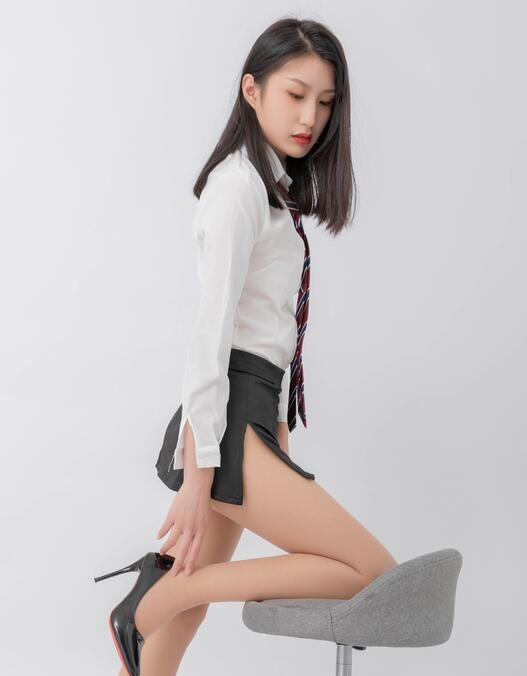 忘带罩子让他吃