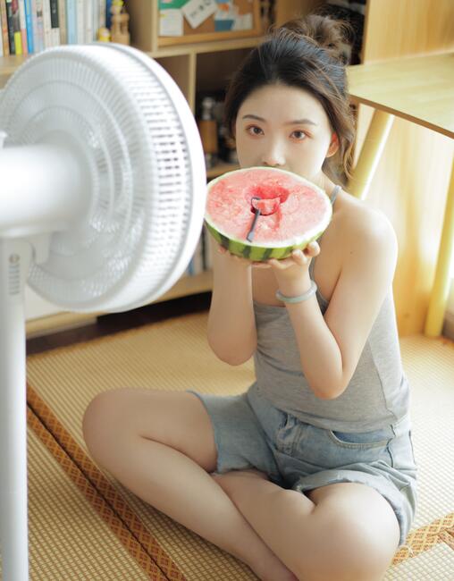 草莓香蕉绿巨人丝瓜榴莲无限18下载