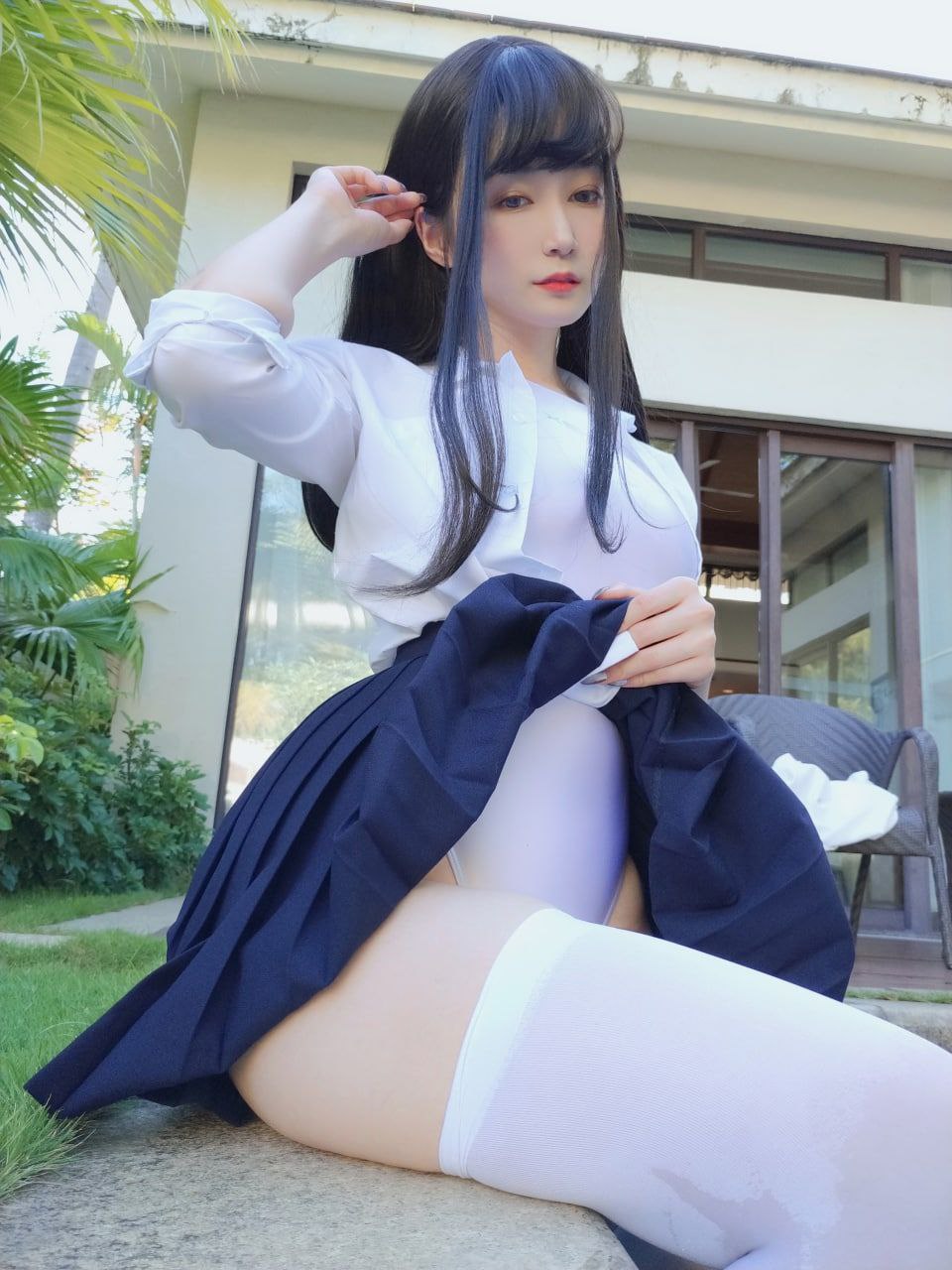 一人㖭上面㖭下感扇贝np