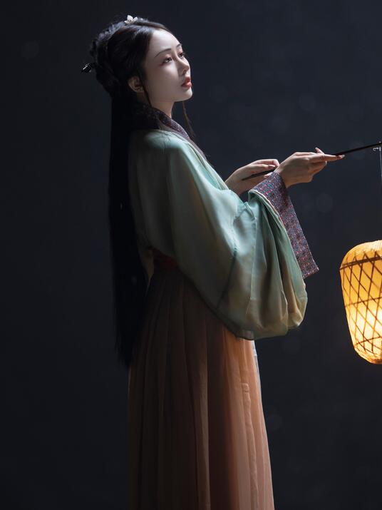 鲸影视怎么下载视频