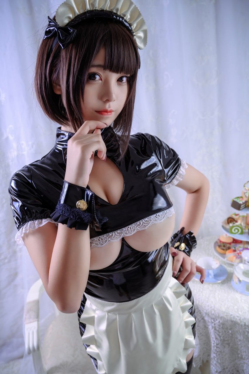 打女佣屁屁