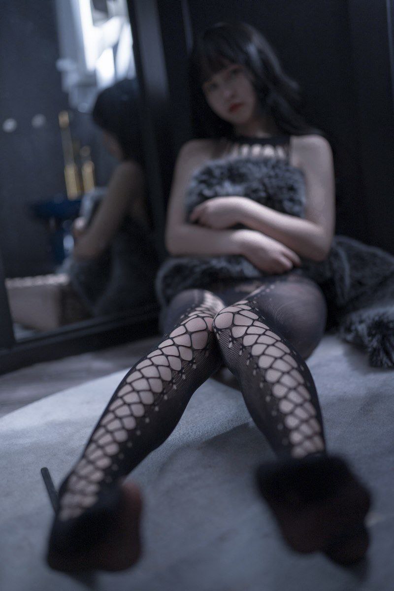 和朋友换娶妻3野外夫妇交