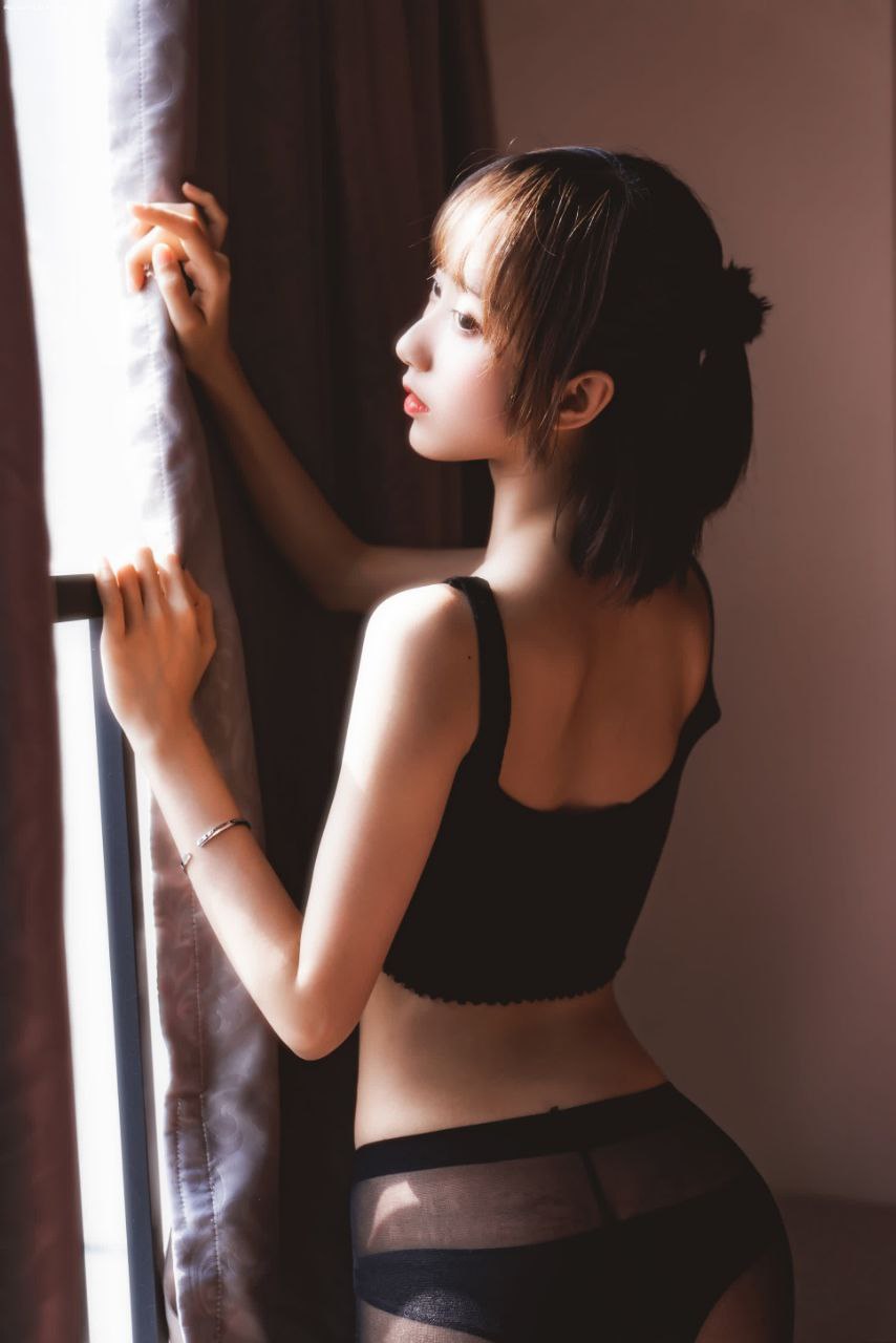 我胸太大班里男生总是摸
