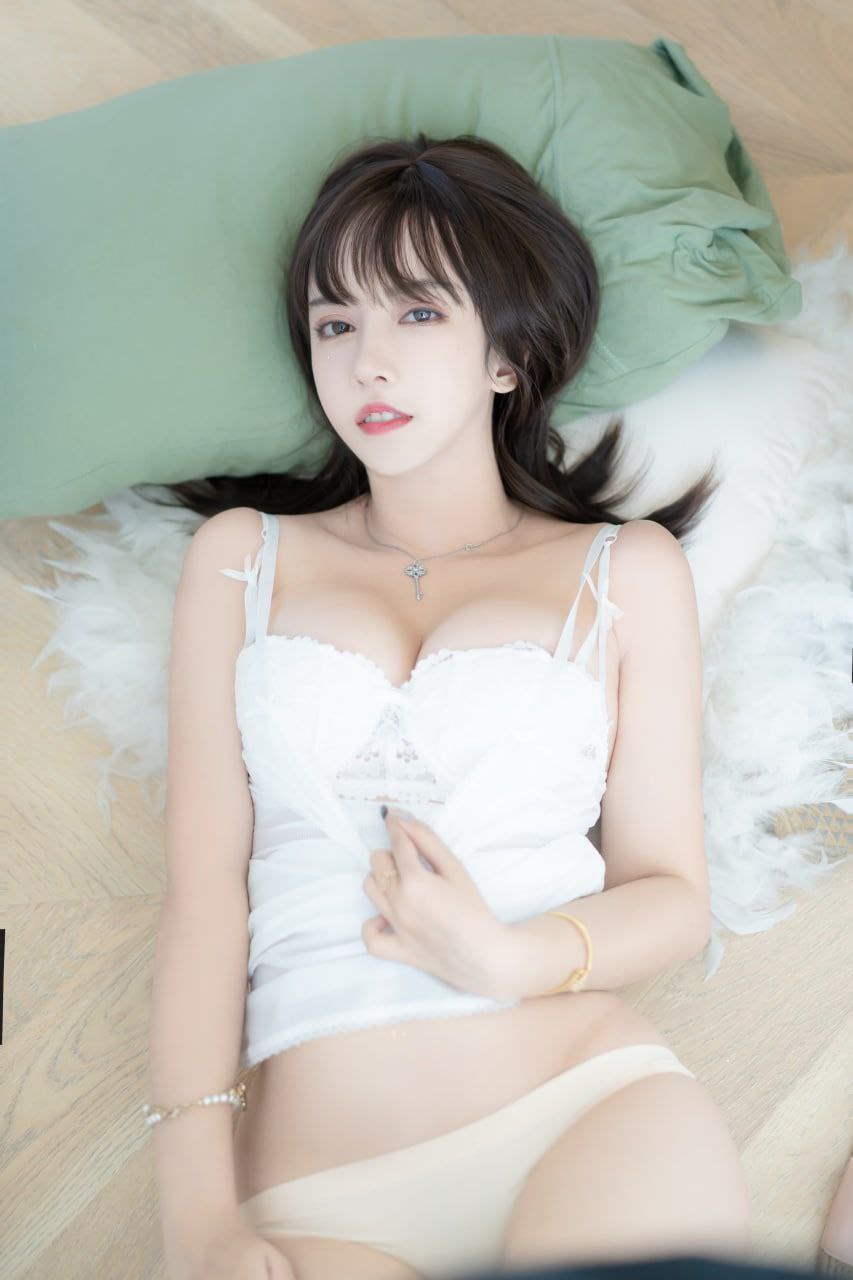 她在洗碗我在后面老扒