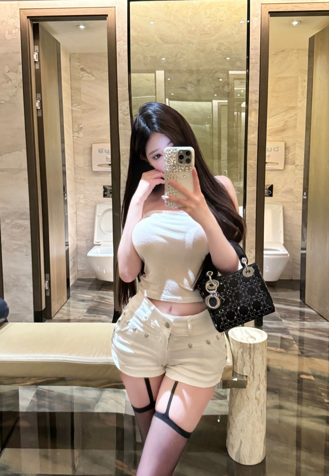 芭乐丝瓜榴莲向日葵鸭脖绿巨人无限次下载