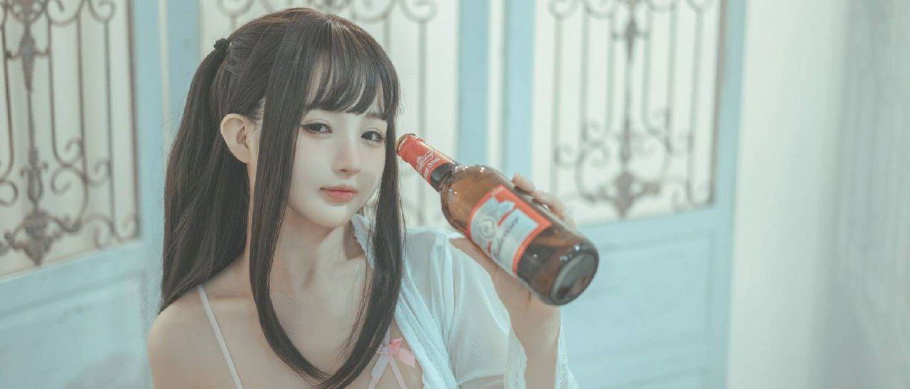 巜商务旅行戴绿色帽同房