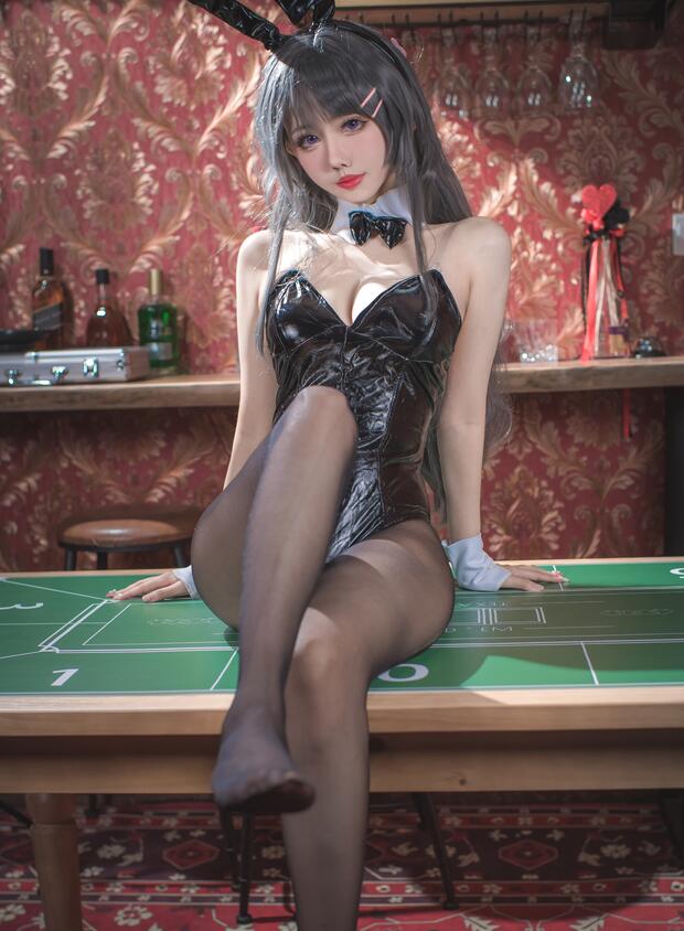 年轻的邻居中文版
