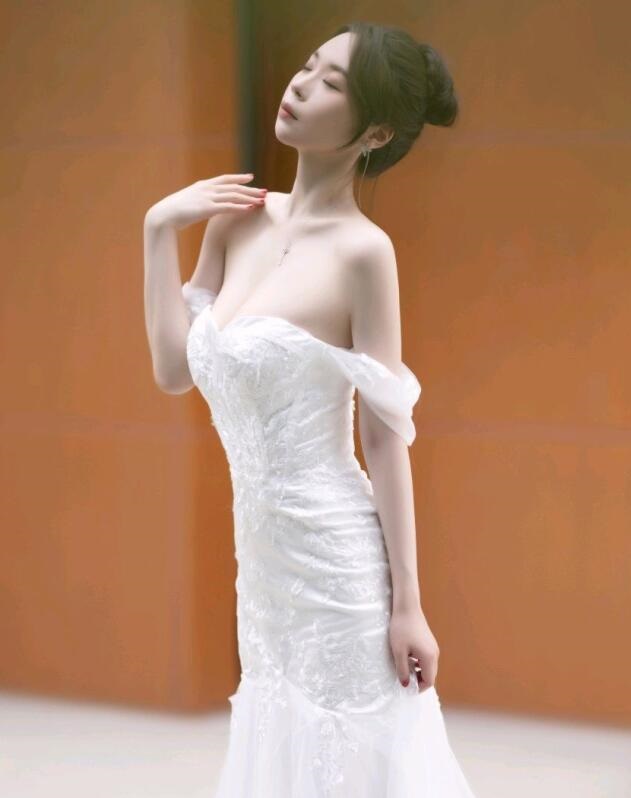 乡村艳妇免费完本小说