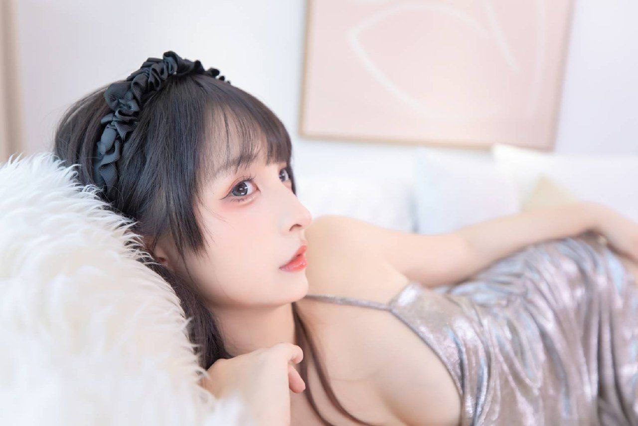娆х編涔变汉浼︿箙涔呯簿鍝丄鐗�