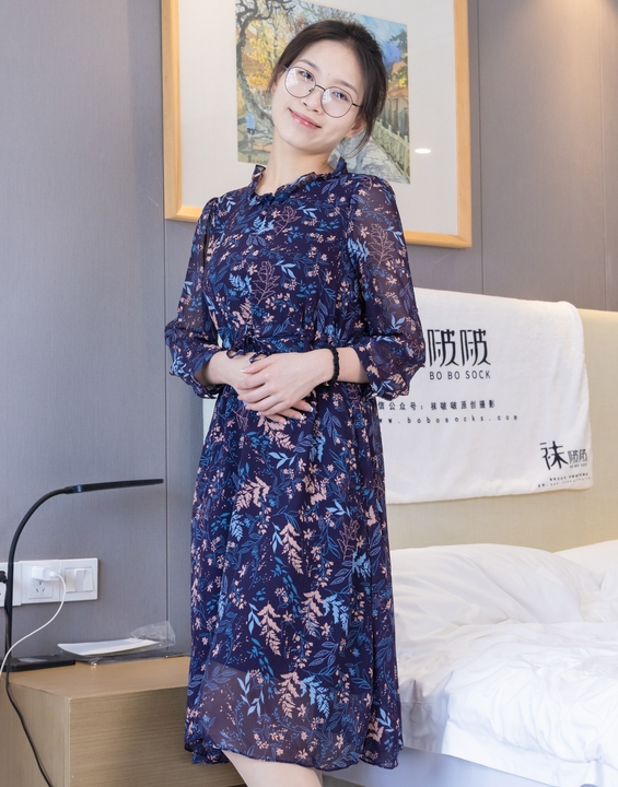 男友把舌头都伸进我的嘴巴里
