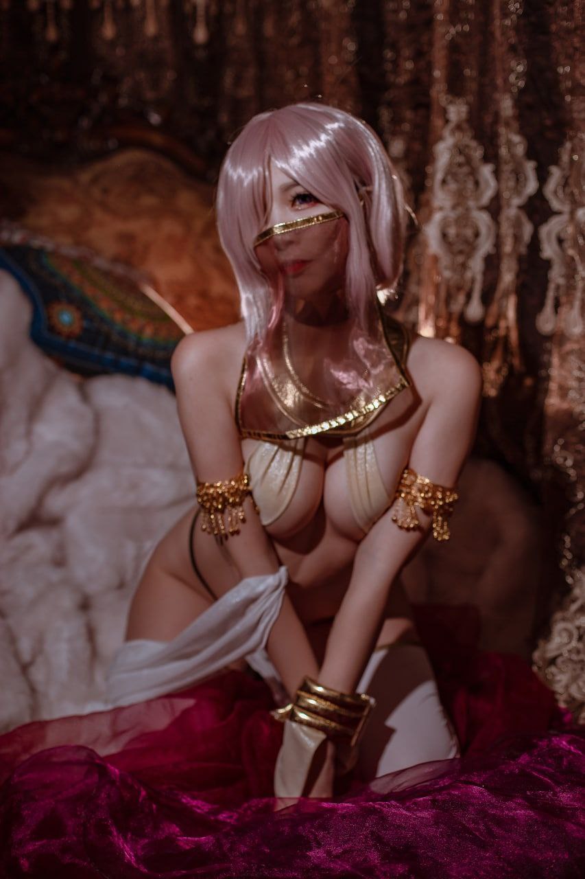 插美女