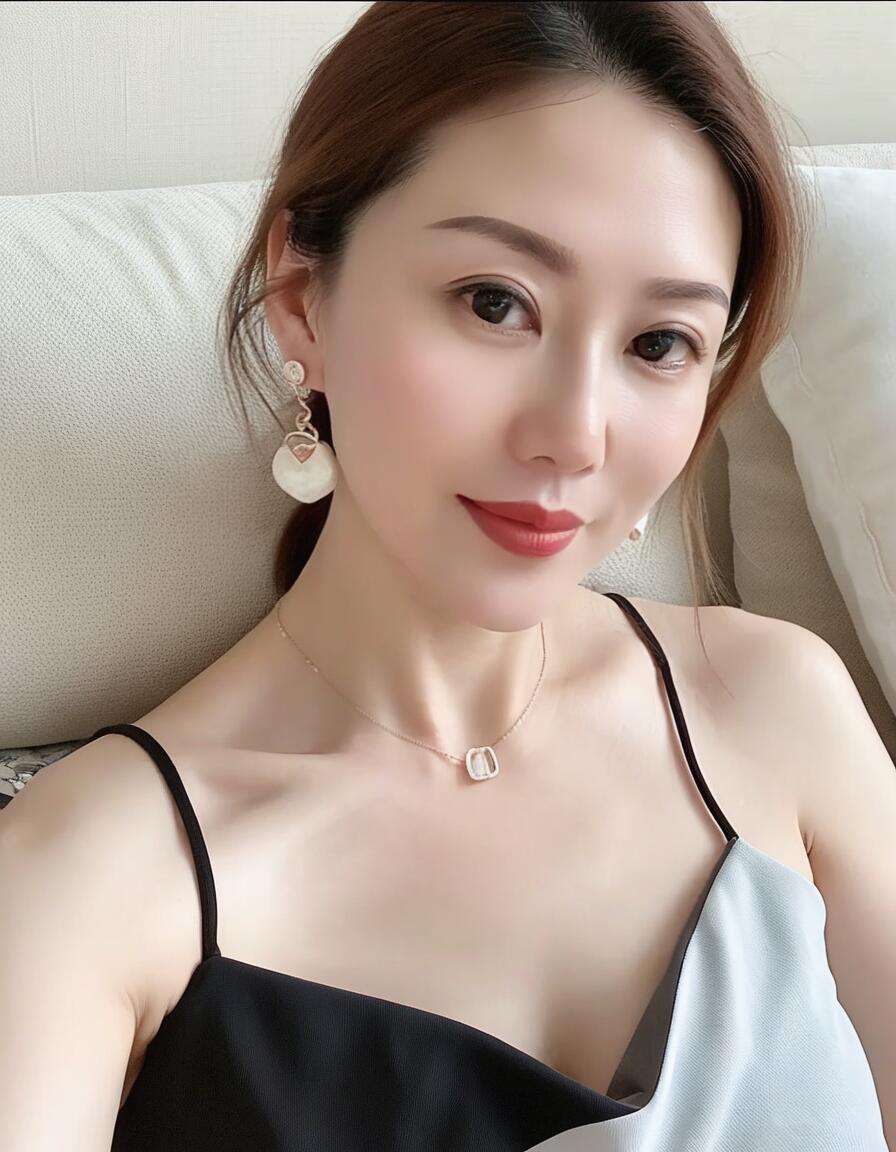 草莓香蕉绿巨人丝瓜榴莲无限18下载