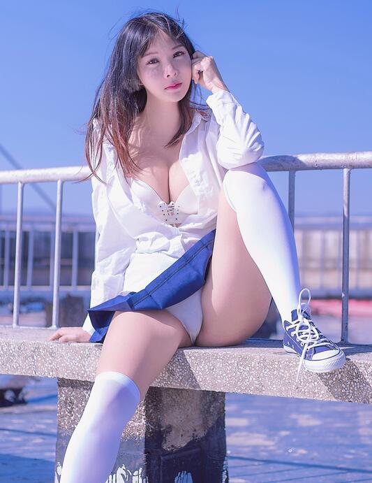 草莓丝瓜向日葵黄瓜榴莲在线播放
