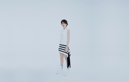 男人把女人强吻扒衣服