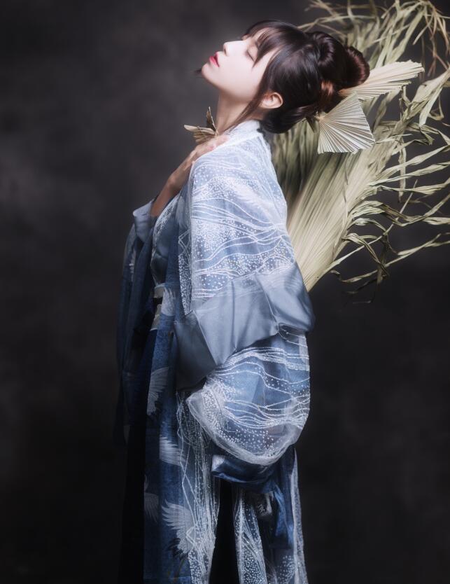 杏花直播app下载软件免费提供各种真人秀表演直播