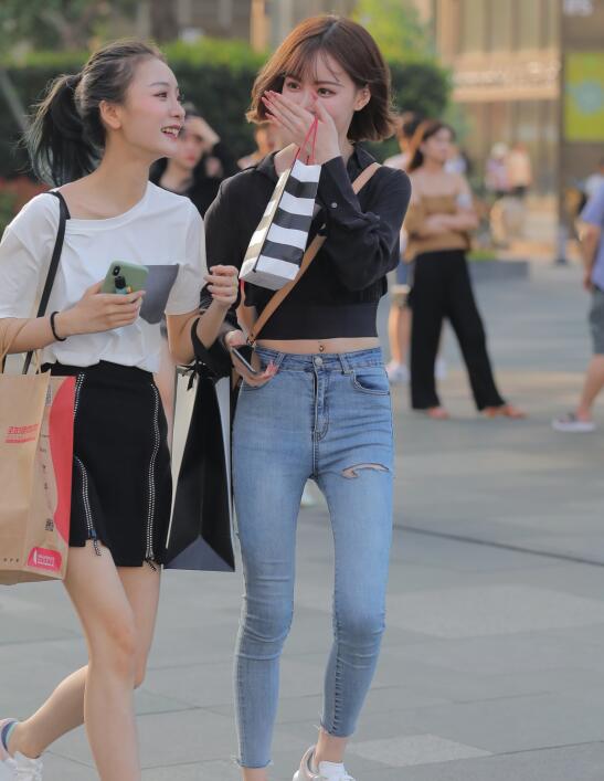 在线播放免费人成毛片软件