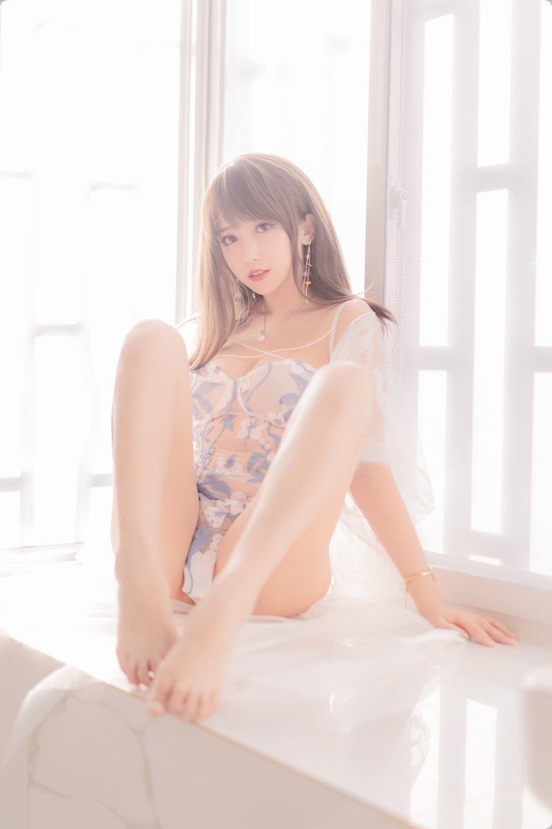 插美女