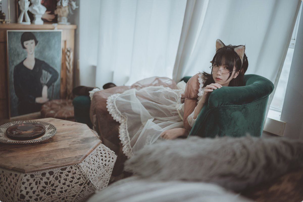躲在柜子里要了她