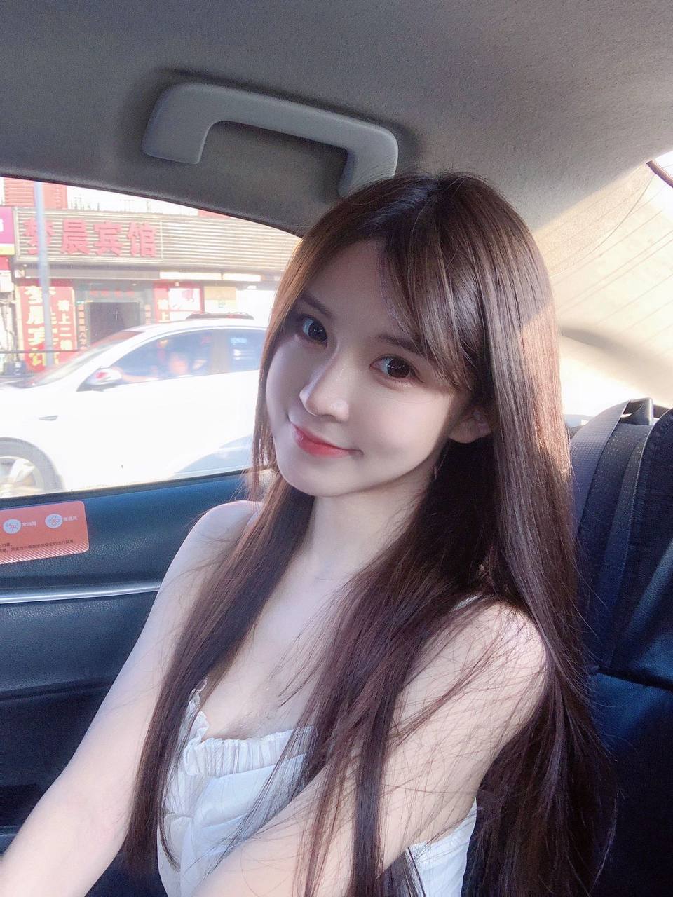 女女蕾丝互摸吃奶互慰视频