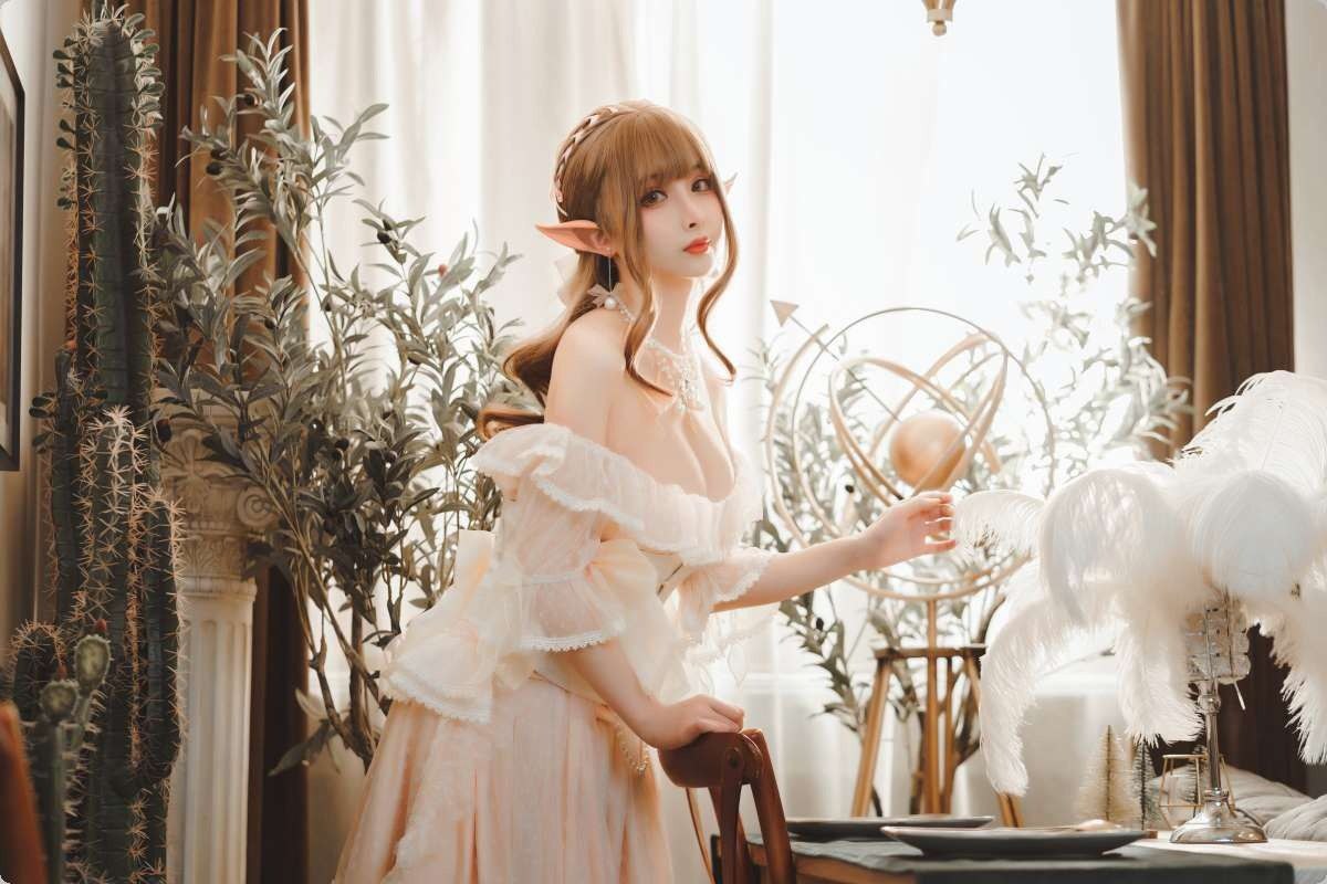 饥渴人妻被快递员玩弄的视频