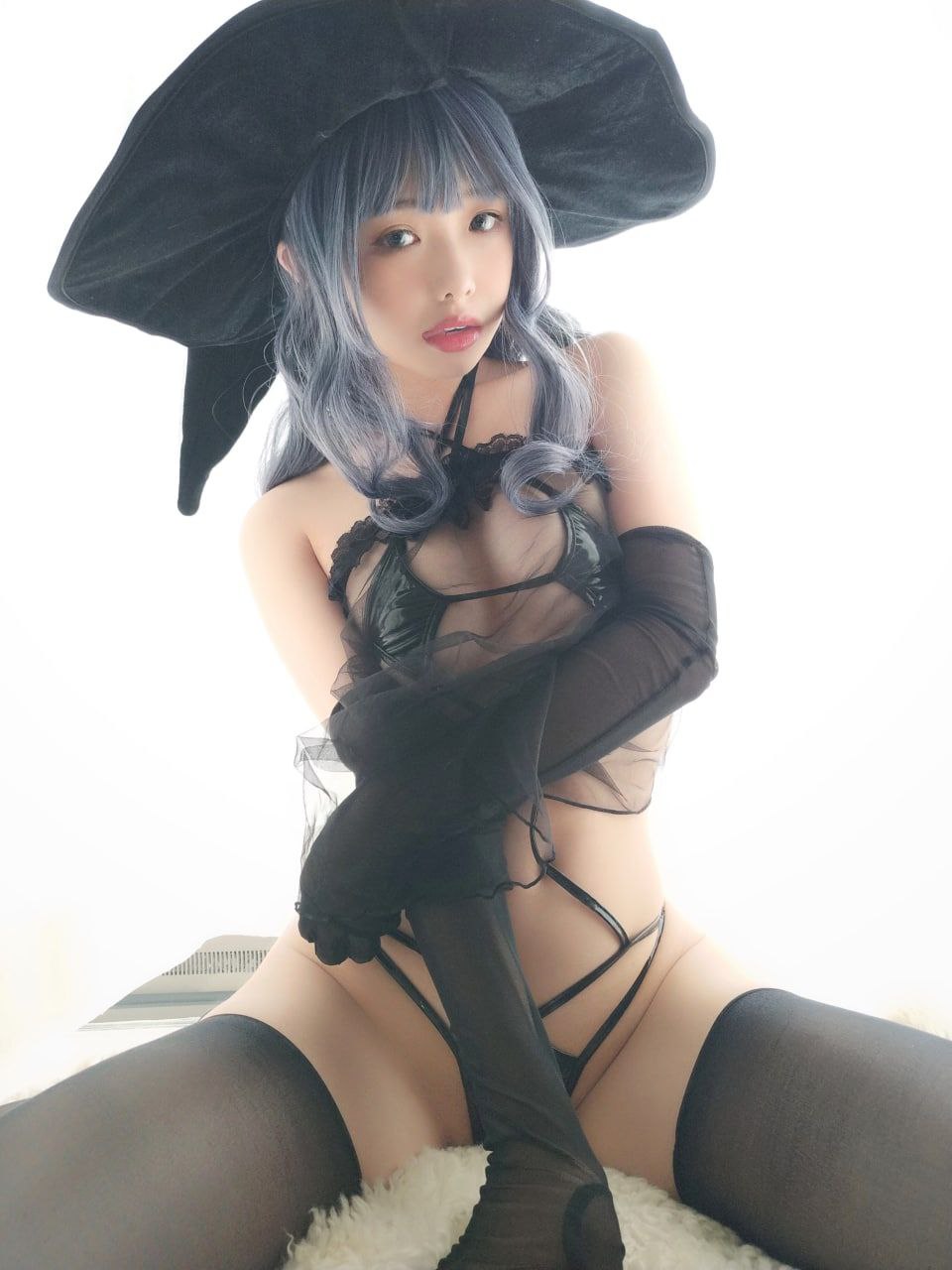 国产美女百合AⅤ在线观看