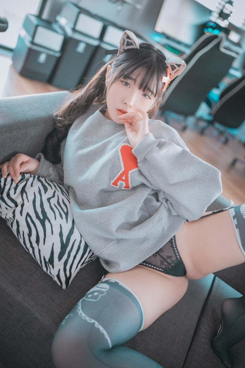 无遮真人祼交视频