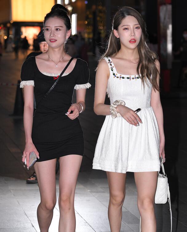 草莓香蕉绿巨人丝瓜榴莲视频