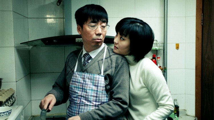 模仿行为：狗狗模仿主人的动作