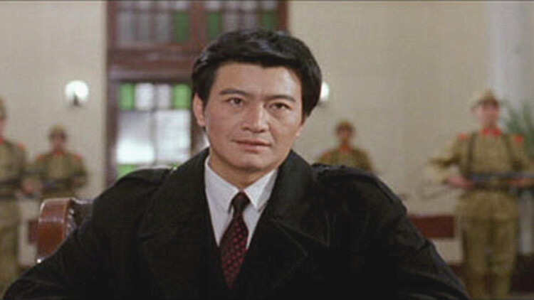 云鬓楚腰：深巷中的情缘