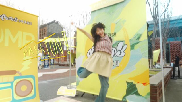 十里桃花踏歌行