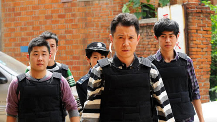 《我刚DJ称帝她就说我是昏君》智慧与误解的交锋