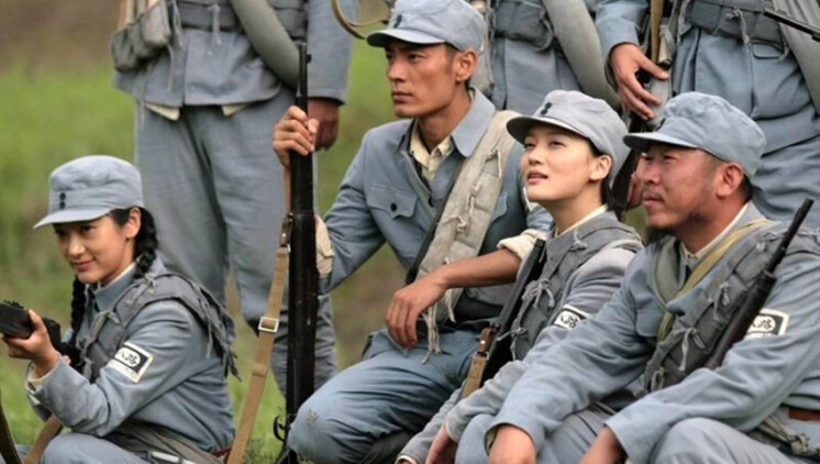乘龙重生之人皇——家族兴衰与权谋斗争