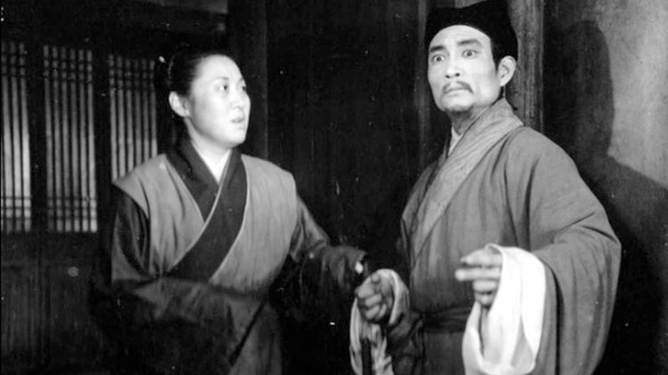 鱿鱼：柔韧可口，常见的海鲜美味