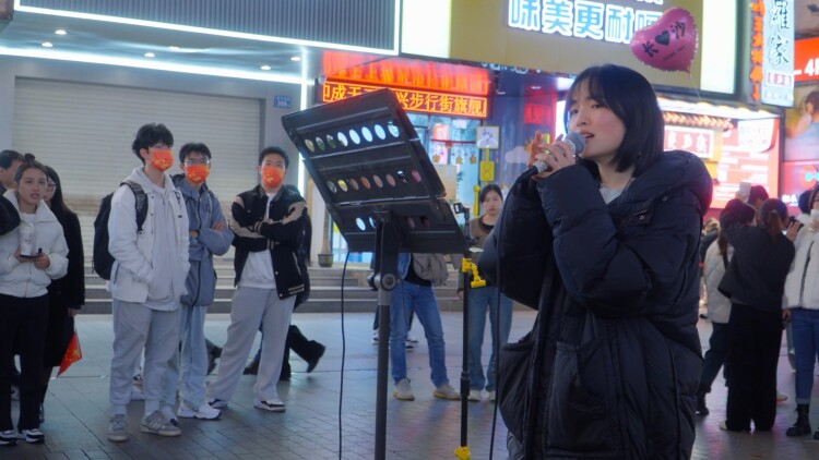 今年母亲节的具体日期：记得标记在日历上！